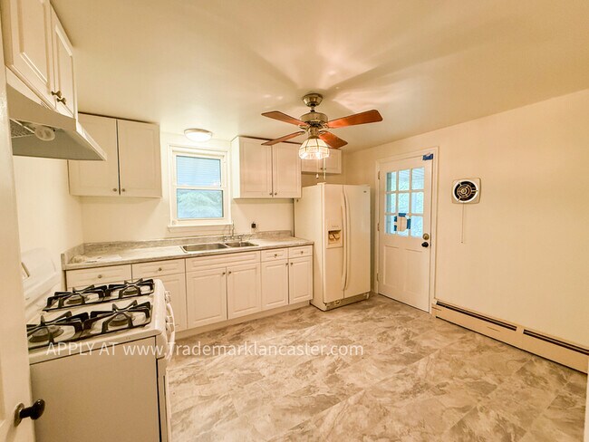 Foto del edificio - 738 Irwin Ct