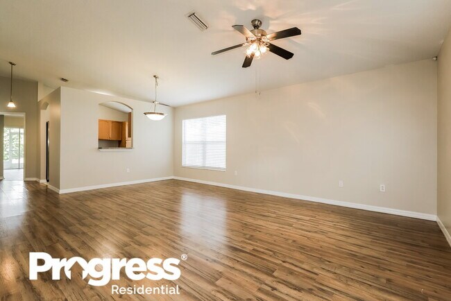Building Photo - 1036 Lake Shore Ranch Dr