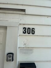 Building Photo - 306 Walnut St