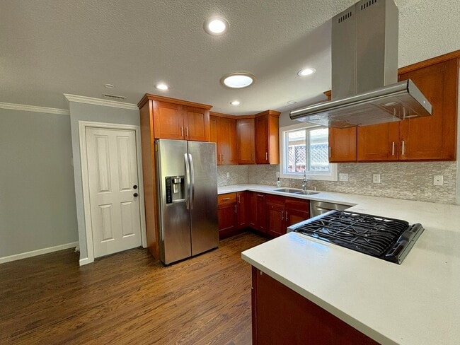 Building Photo - Welcome to your new Fremont Home - 4 Bedro...