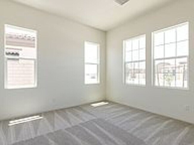 Foto del edificio - AVAILABLE NOW! BEAUTIFUL, 2 Bed/2 Bath plu...