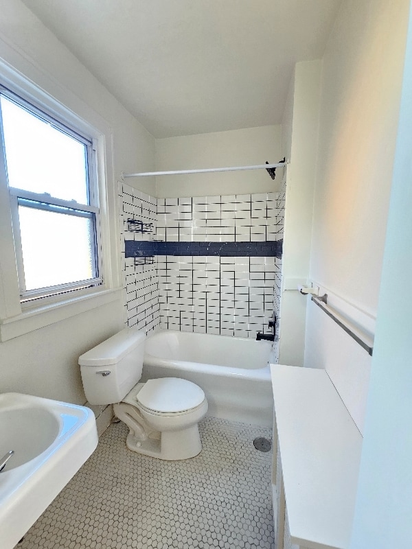 Building Photo - 808 N Main St