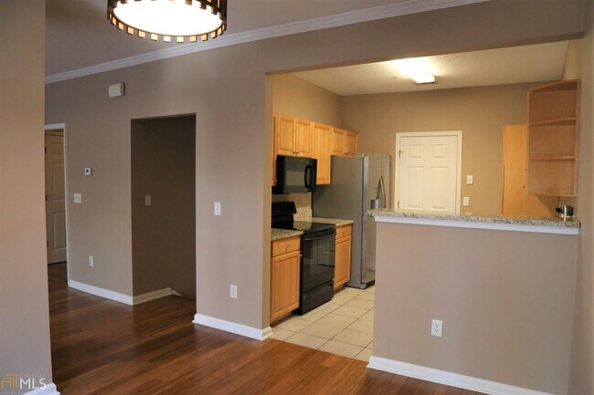 Building Photo - 7108 Woodland Ln