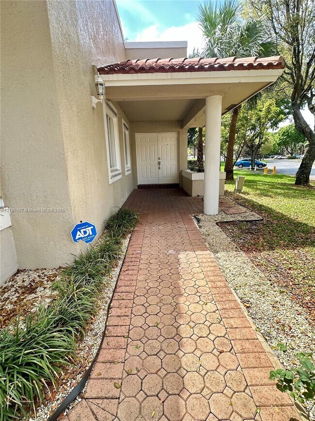 Foto del edificio - 10262 NW 52nd Ln