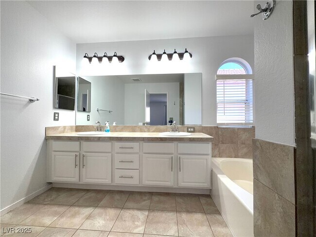 Foto del edificio - 9449 Amber Valley Ln