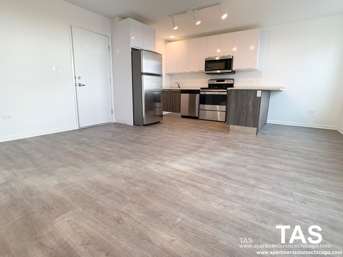 Photo - 940 West Winona St. Unit 604
