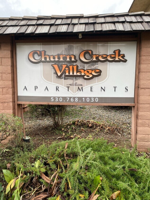 Foto principal - Churn Creek Village Apartments