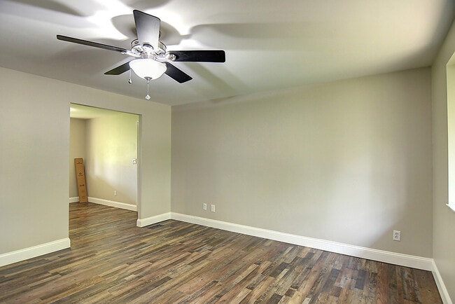 Building Photo - 7371 Cedar Knolls Dr