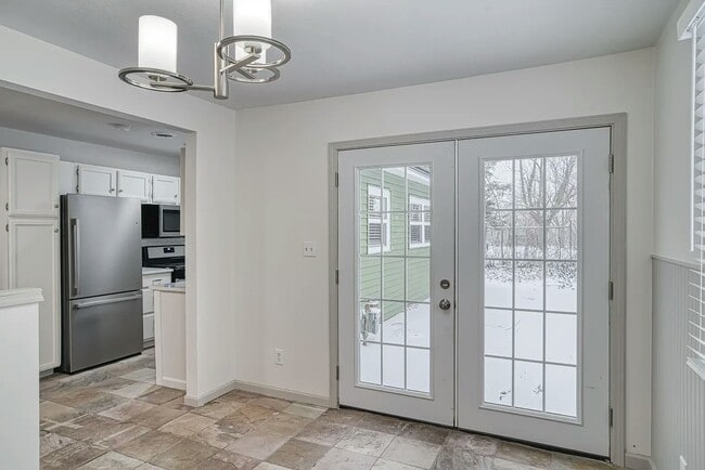 Building Photo - 2423 S 51st Ct