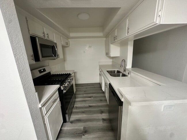 Interior Photo - The Premier on Moorpark