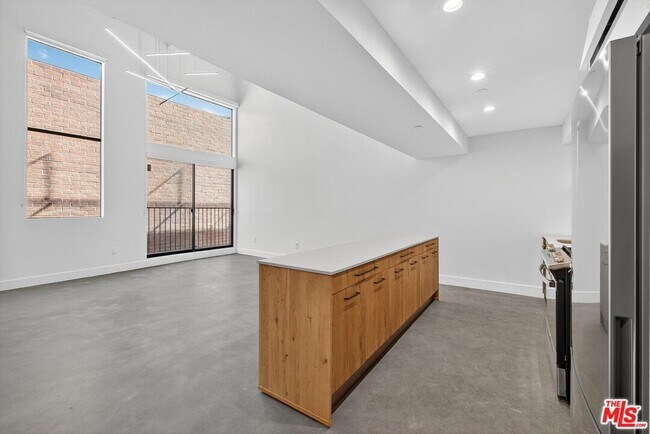 Building Photo - 2412 Eads St