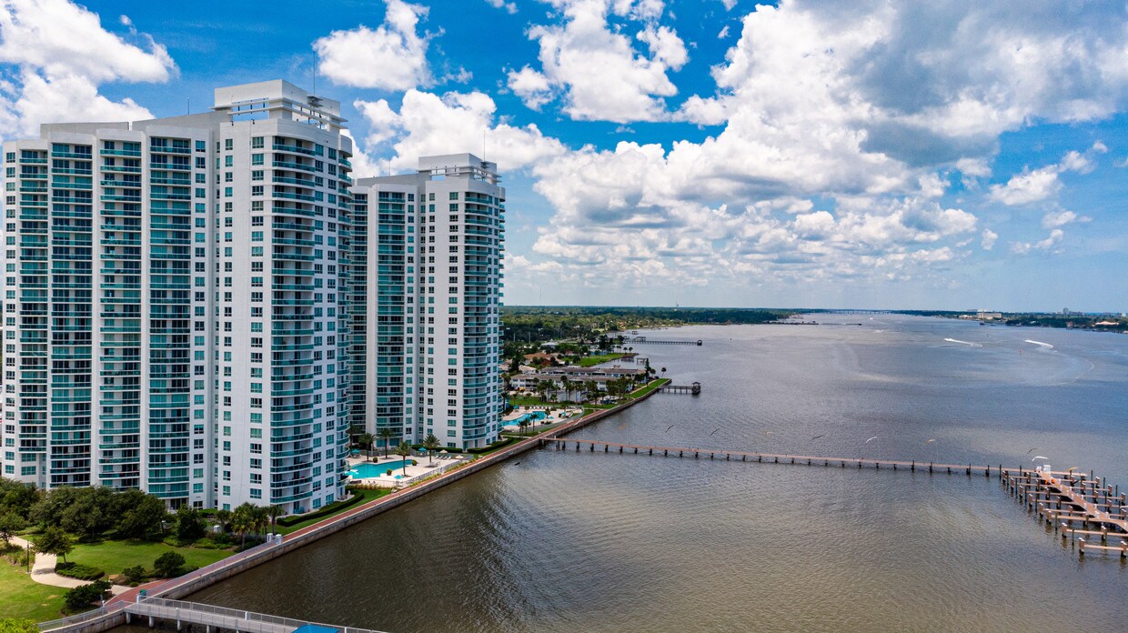 231 Riverside Dr, Holly Hill, FL 32117 Condo for Rent in Holly Hill