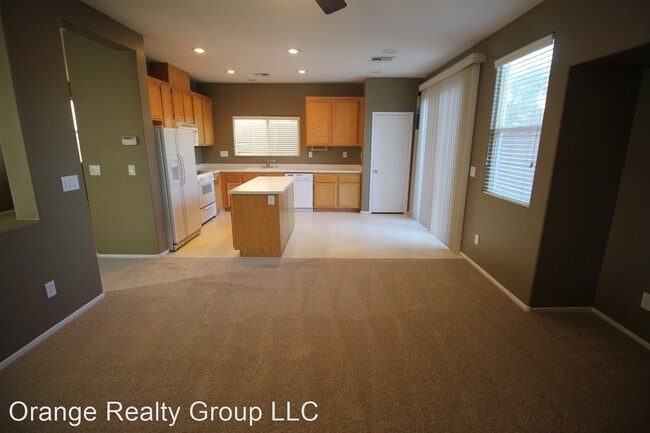 Building Photo - 3 br, 2.5 bath House - 924 Purdy Lodge Street