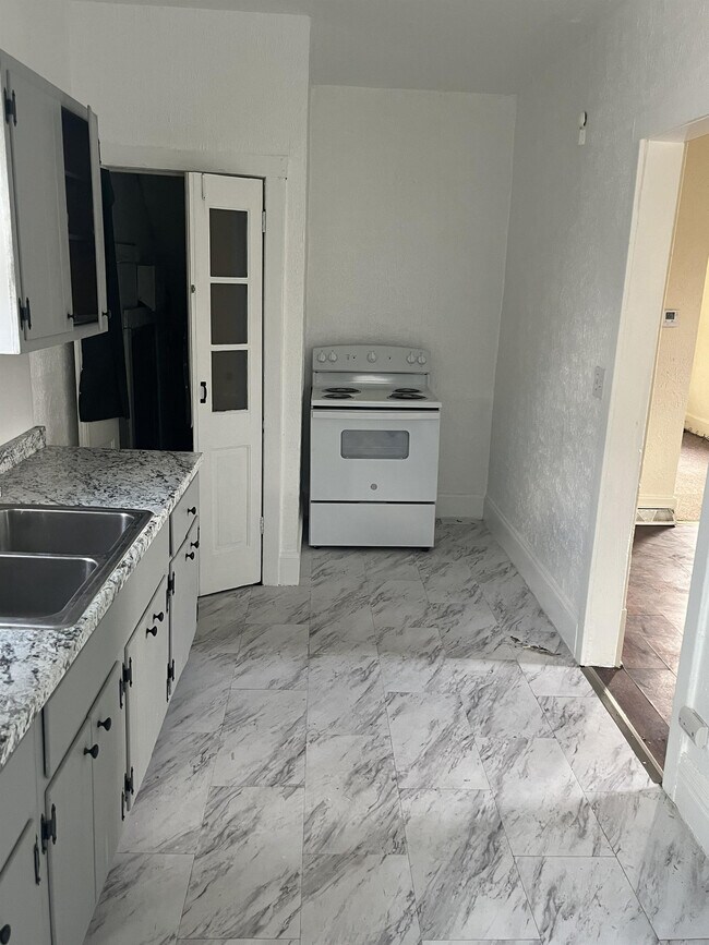 Foto del edificio - 1542 Woodland Ave