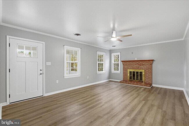 Foto del edificio - 130 Cox Rd