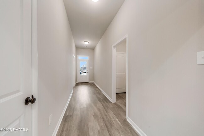 Building Photo - 223 Stanwell Ave