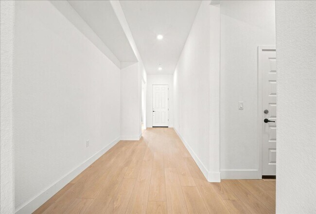 Building Photo - 12725 Parakeet Wy
