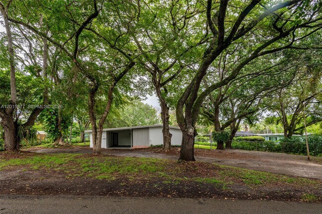 Foto del edificio - 12725 SW 80th Ave