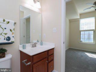 Foto del edificio - 7721 Duncannon Ln