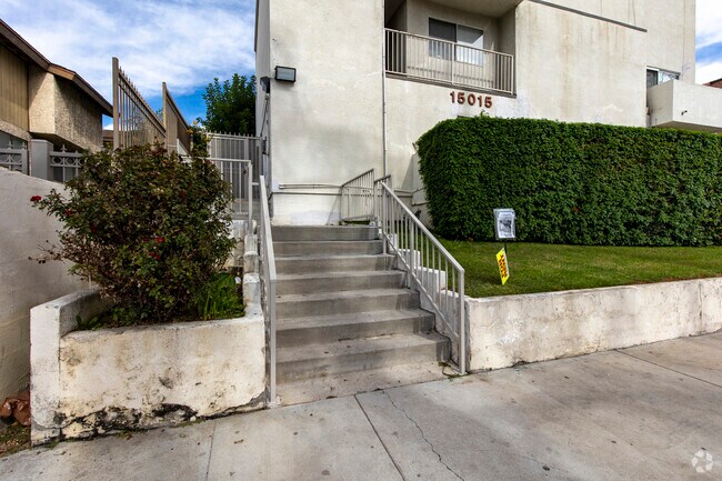 Building Photo - 15015 Sherman Way