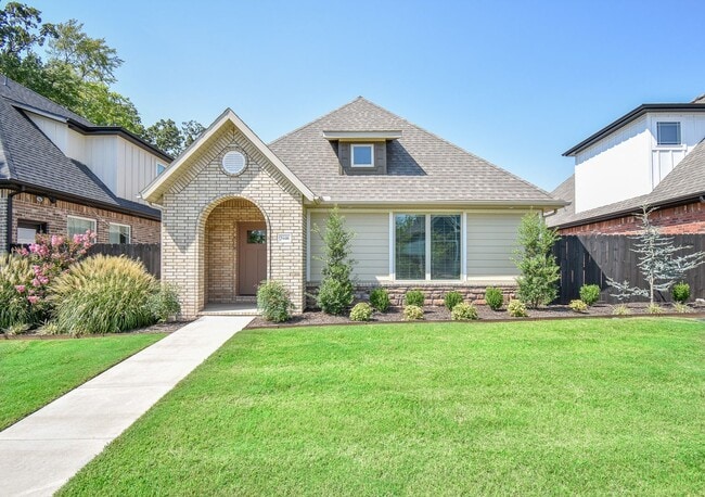 Luxurious 4 Bedroom, 3.5 Bathroom Home In Fayetteville, AR - Luxurious 4 Bedroom, 3.5 Bathroom Home In Fayetteville, AR