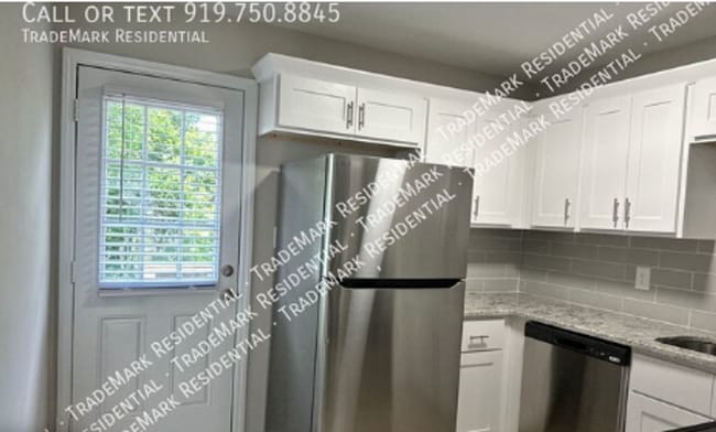 Building Photo - 4724 Hoyle Dr