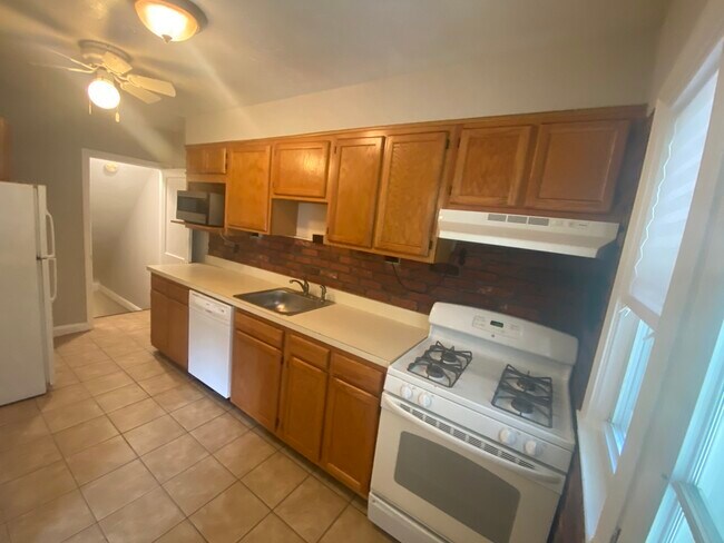Building Photo - 863 Bosley Ave