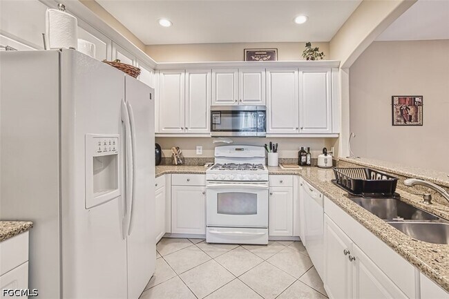 Building Photo - 3230 Cottonwood Bend