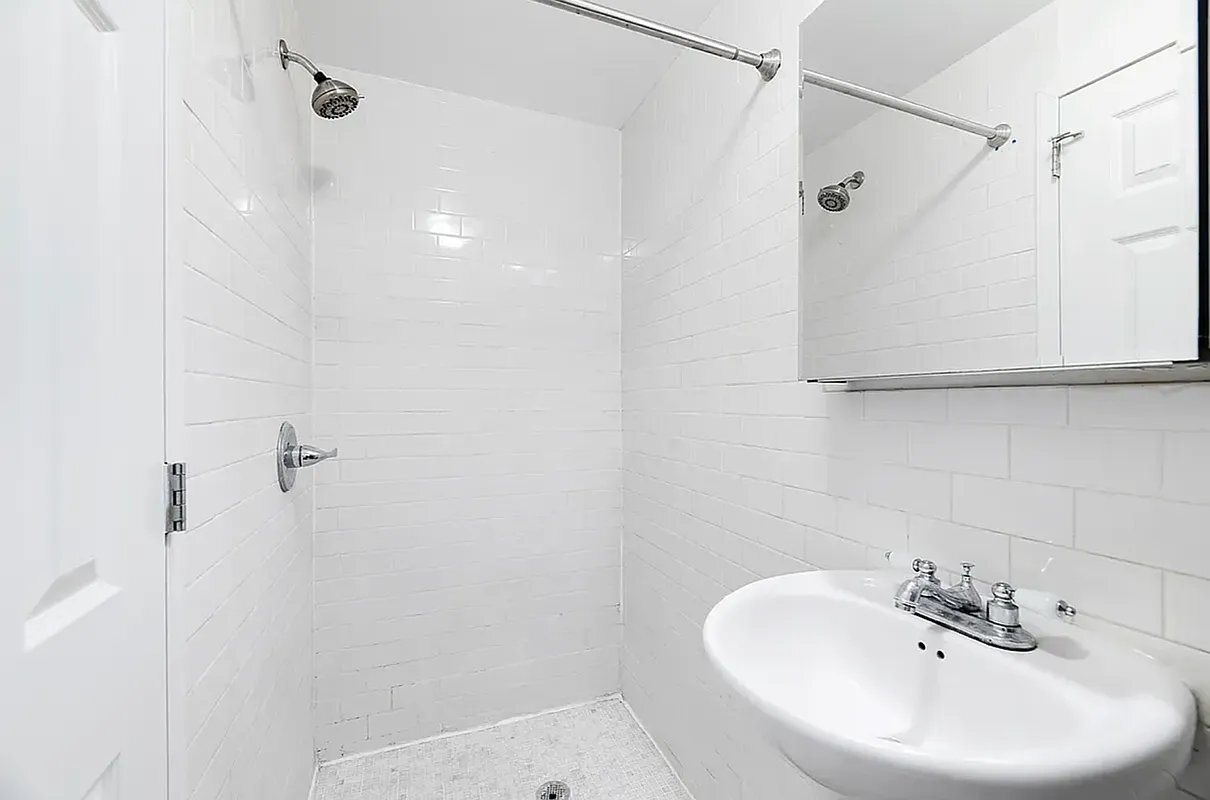 Building Photo - 316 W 14th St