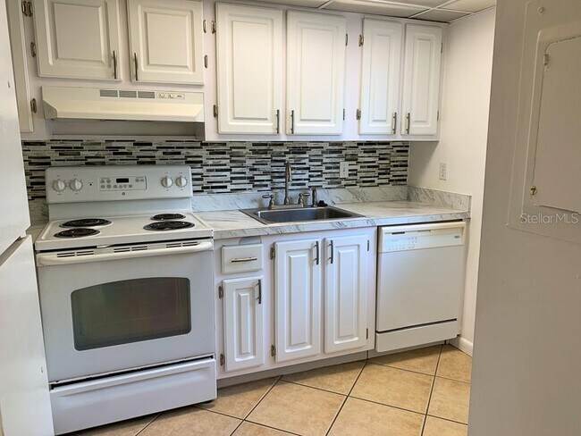 Foto del edificio - 605 SW 75th St