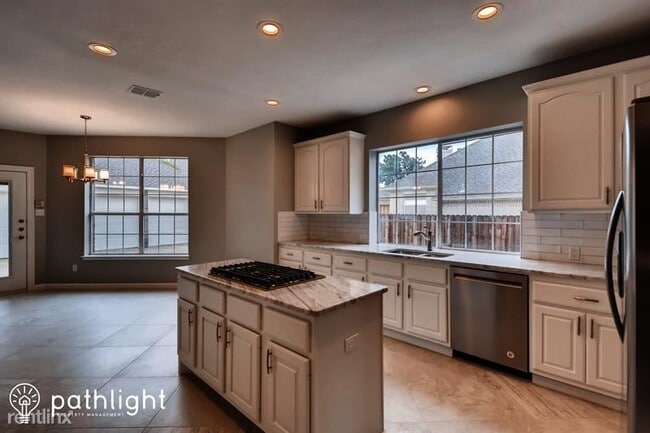 Building Photo - 6 br, 3.5 bath House - 909 Rolling Ridge D...