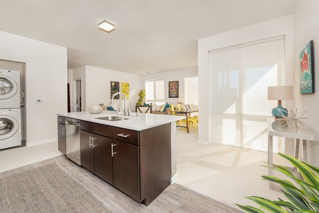 Cocina para recibir invitados - Echelon Apartments at Innovation Campus