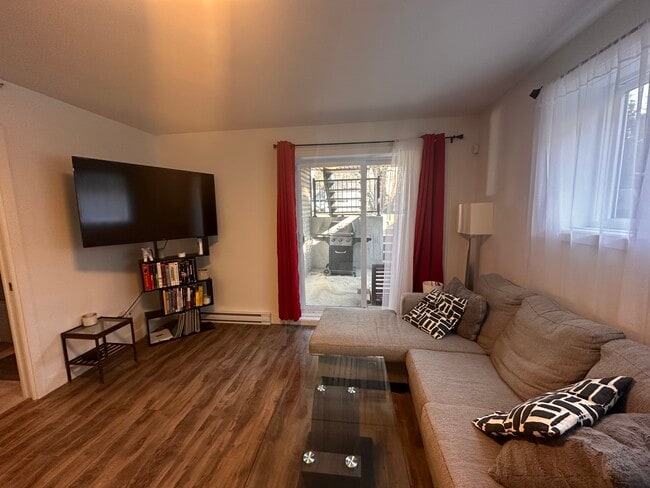Building Photo - 3861 Rue Émile