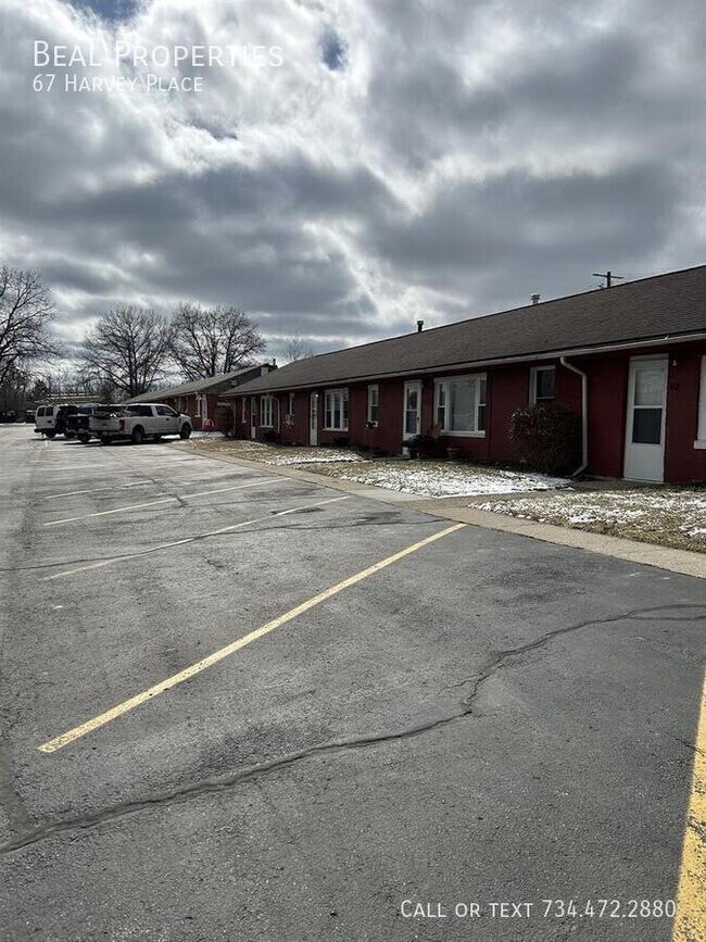 Foto del edificio - 67 Harvey Pl
