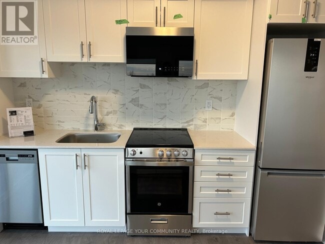 Photo du bâtiment - 715 Davis Dr