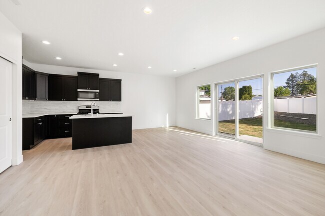 Foto del edificio - 1162 S Underwood Pl