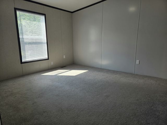 Foto del edificio - 83 Waterview Pkwy