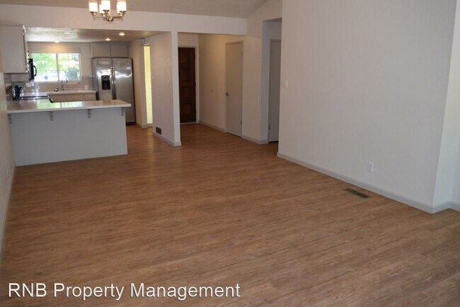 Foto del edificio - 2 br, 2 bath House - 6077 Beech Ave