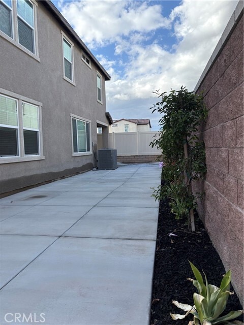 Foto del edificio - 16149 Alamo Ct