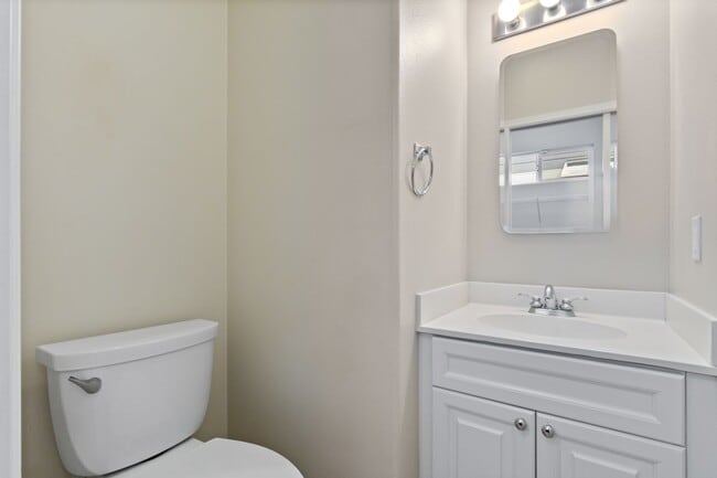 Building Photo - Perfect for Pets & Families! 4BR Ewa Beach Home with Fenced Yard & Pool Access