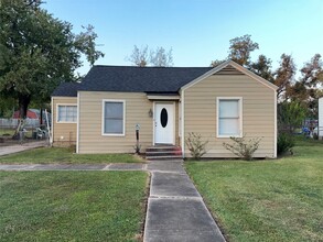 Building Photo - 10523 Oswego St