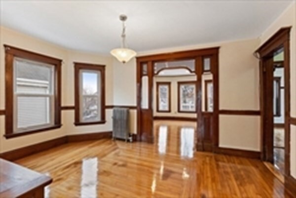 Building Photo - 1049 Broadway