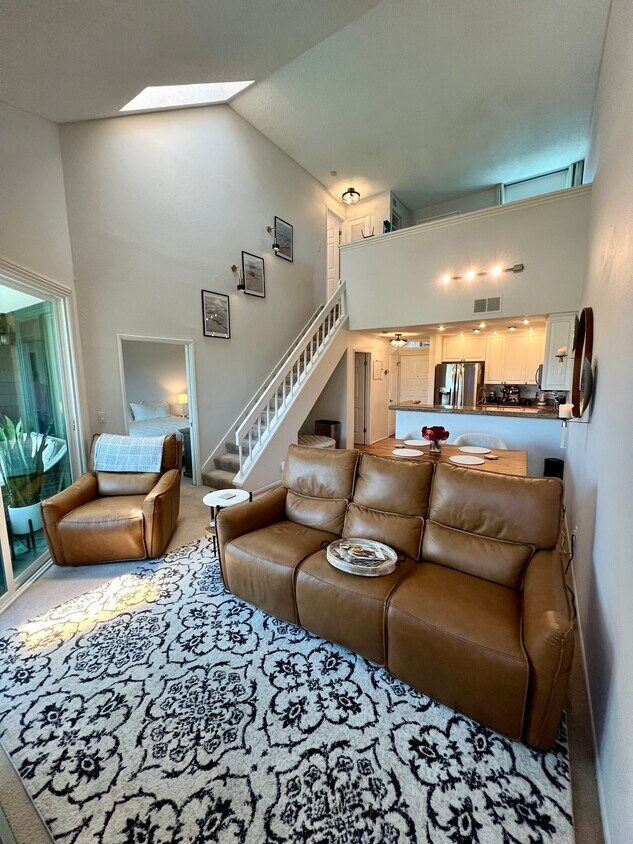Living room - 4435 Nobel Dr