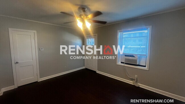 Foto del edificio - 3912 Wales Ave