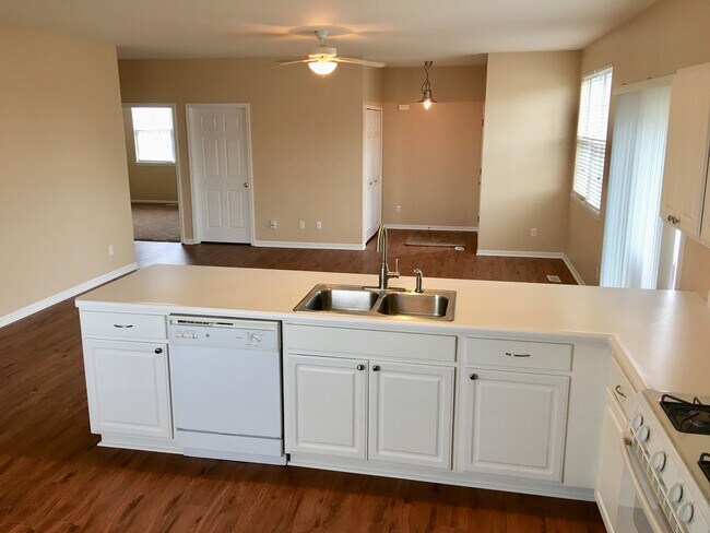 Building Photo - 1207 Primrose Ln