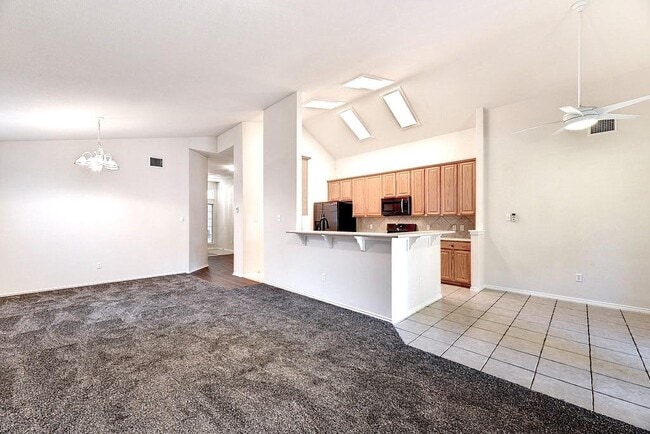 Building Photo - 10516 Beard Ave