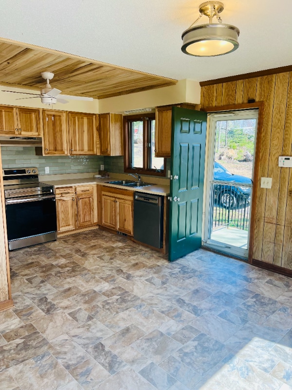 Building Photo - 416 Banks Mountain Dr