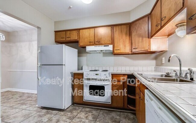 Foto del edificio - 211 Versailles Blvd