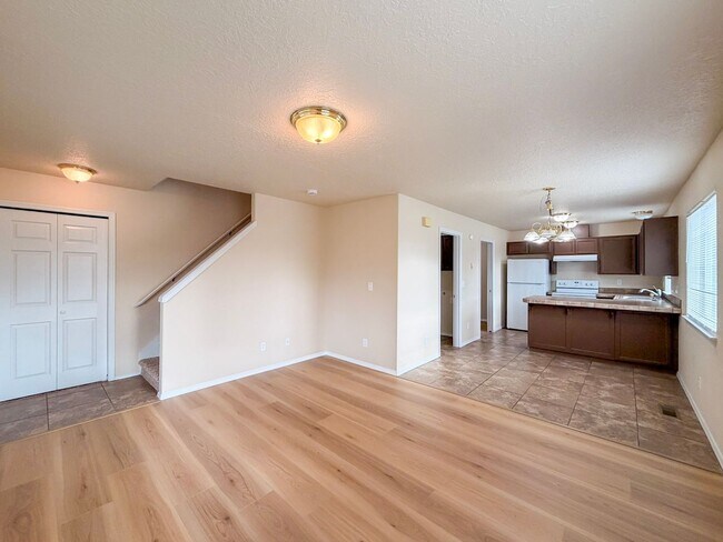 Foto del edificio - 5493 Bastille Ave SE
