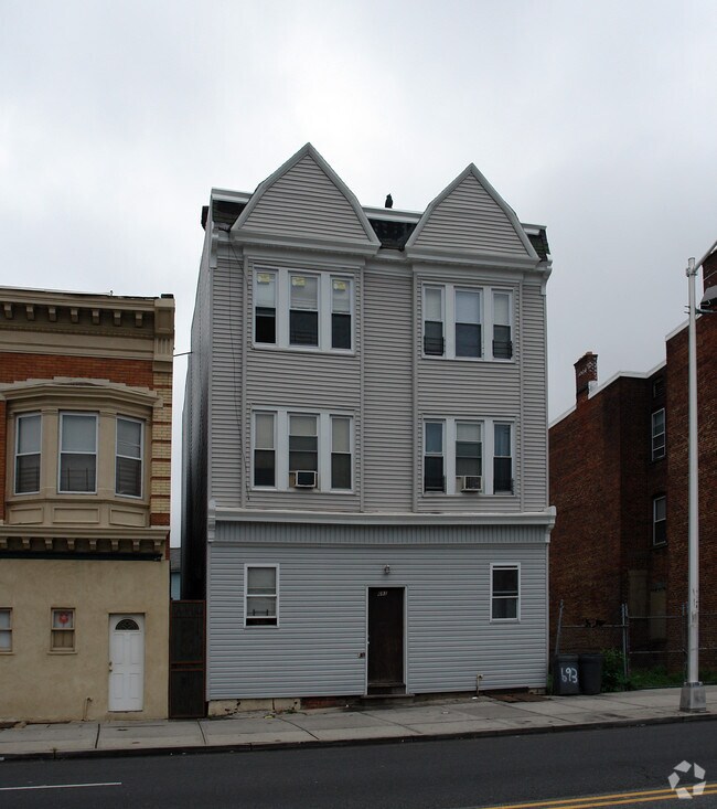 693 Springfield Ave, Newark, NJ 07103 Apartments Newark, NJ